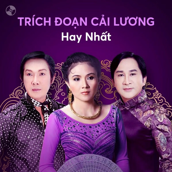Nghệ sĩ biểu diễn cải lương trên sân khấu