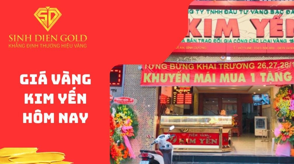 Người dân xem giá vàng Kim Yến tại cửa hàng