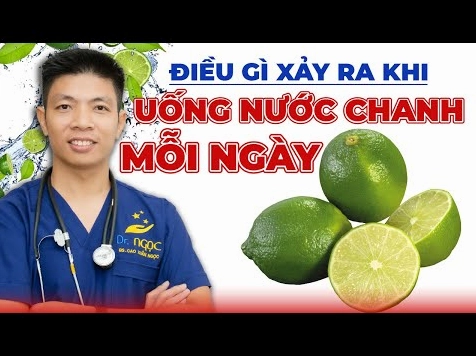 Người phụ nữ uống nước vỏ chanh để lấy lại năng lượng