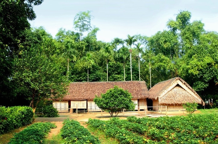 Nhà sàn Bác Hồ tại Kim Liên