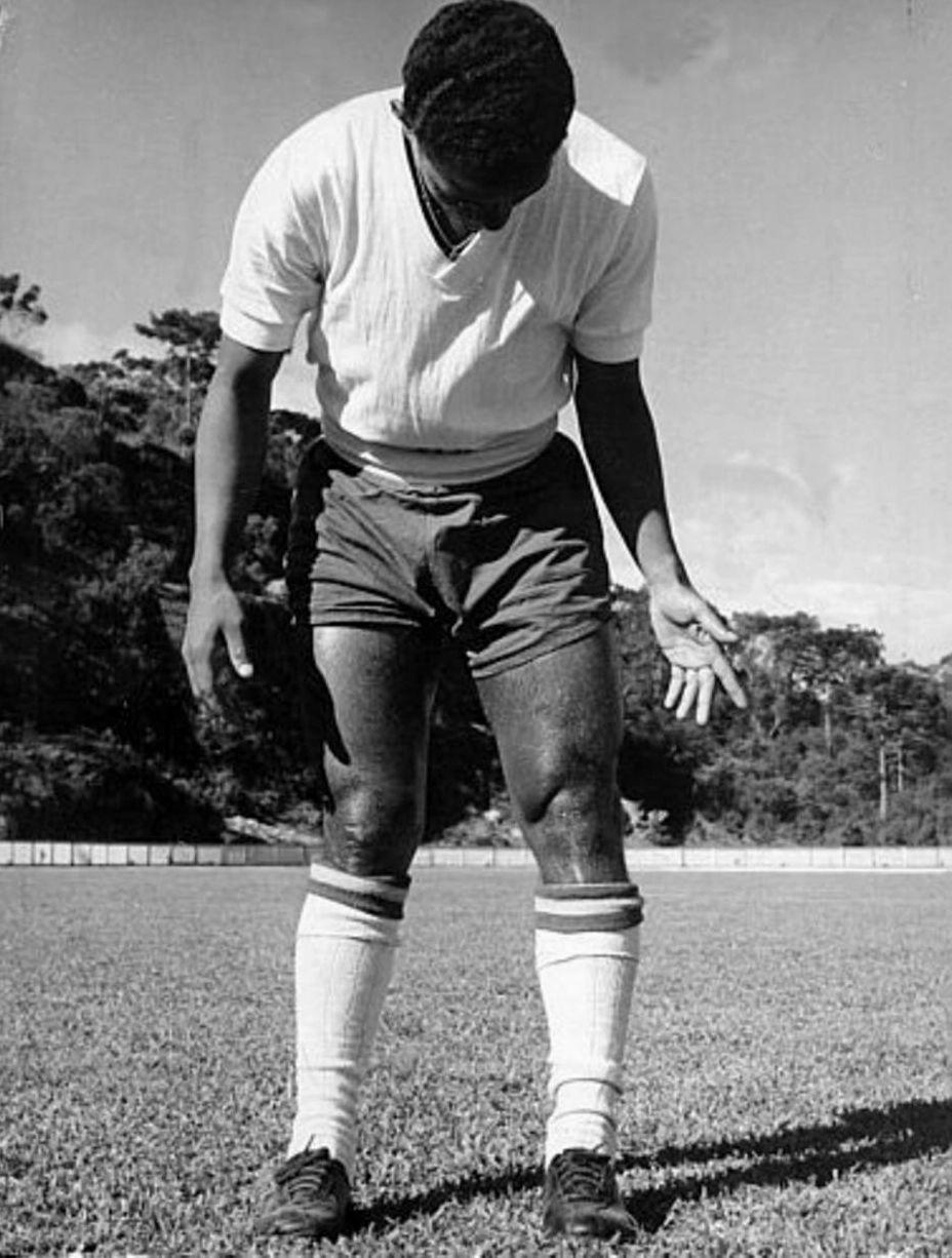 Đôi chân dị biệt của Garrincha