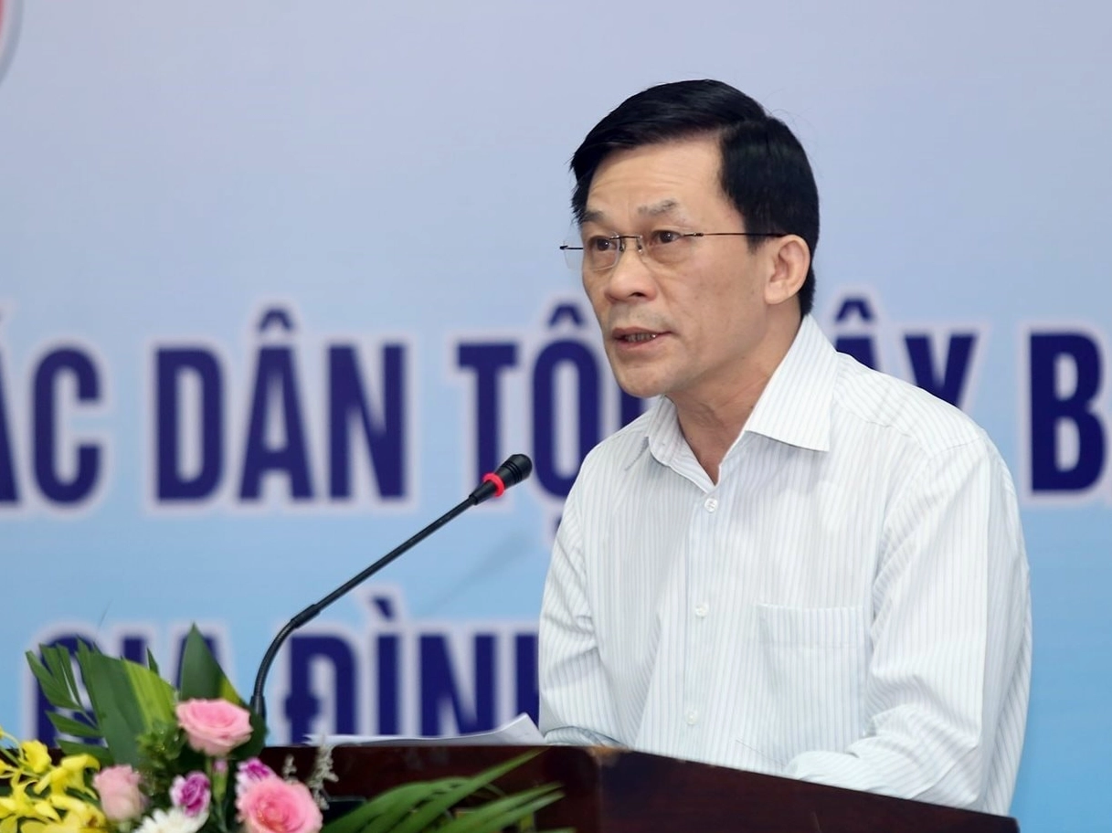 Ông Nông Quốc Tuấn phát biểu tại một hội thảo