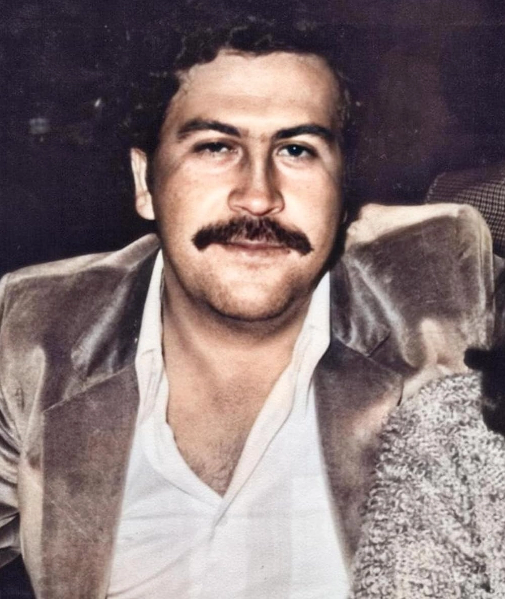 pablo-escobar-ong-trum-ma-tuy-khet-tieng-va-di-san-gay-tranh_823
