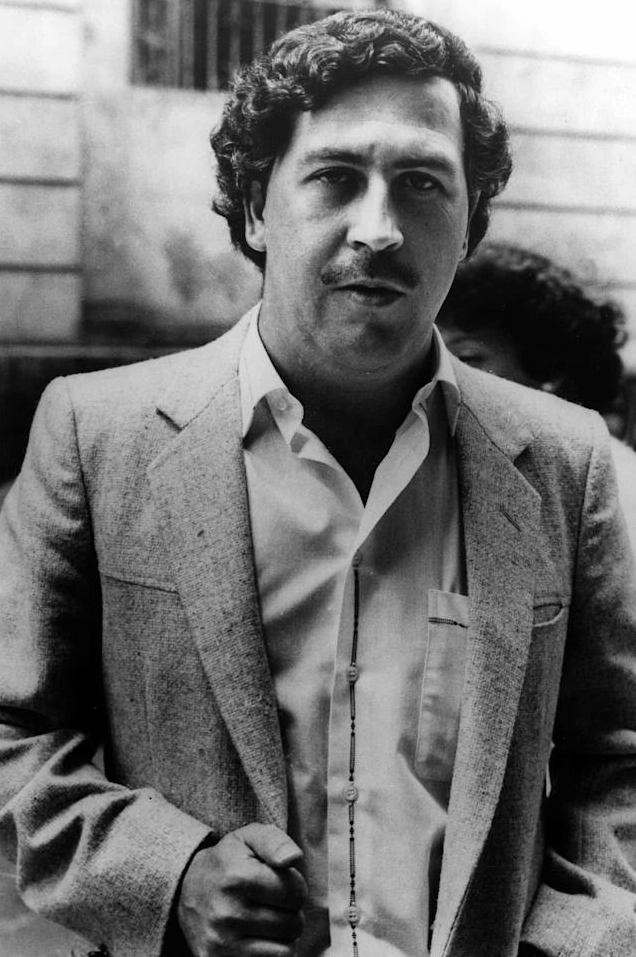 Pablo Escobar trong bộ dạng giả trang