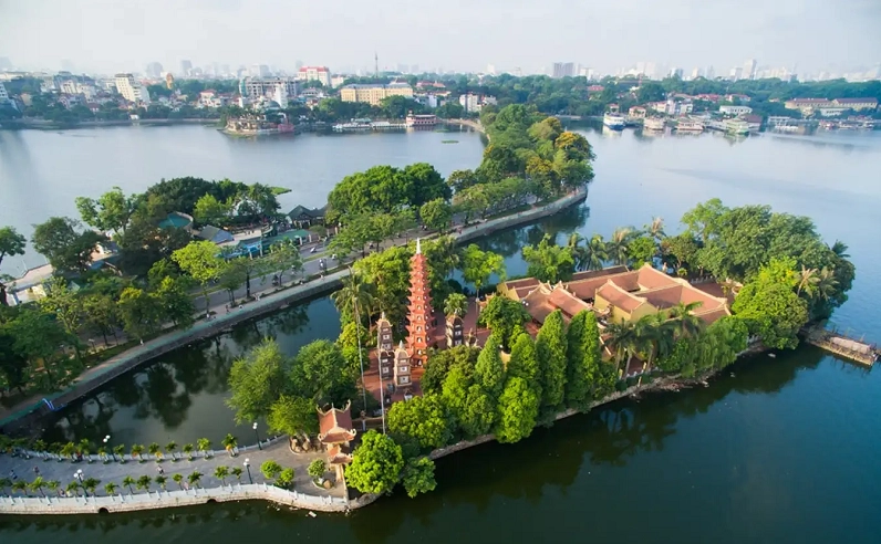 Phật Di Lặc trong Chùa Trấn Quốc