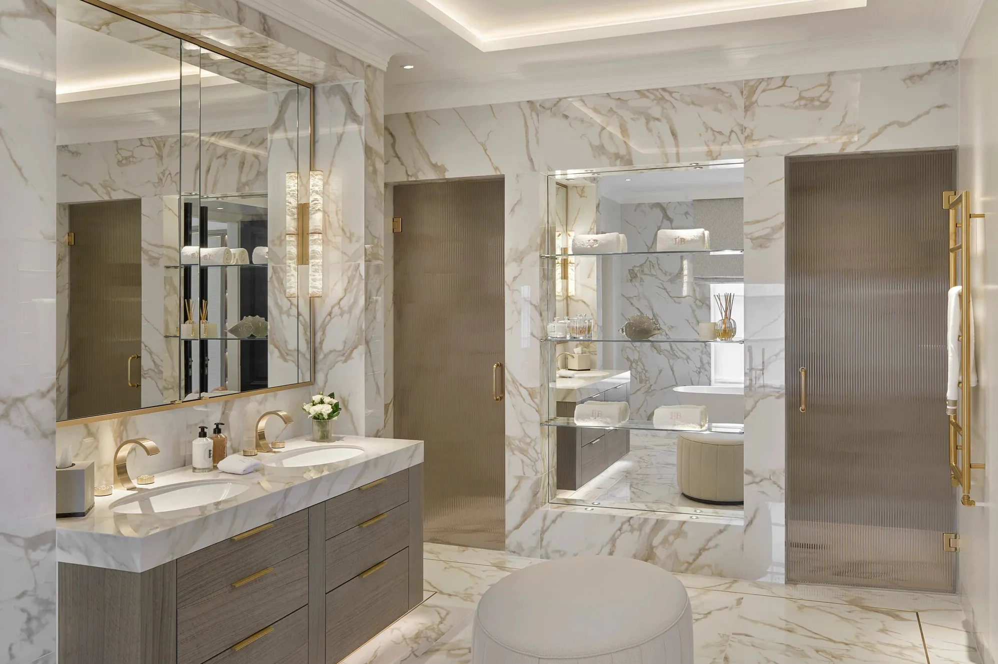 Phòng tắm đẹp với phụ kiện đồng bộ