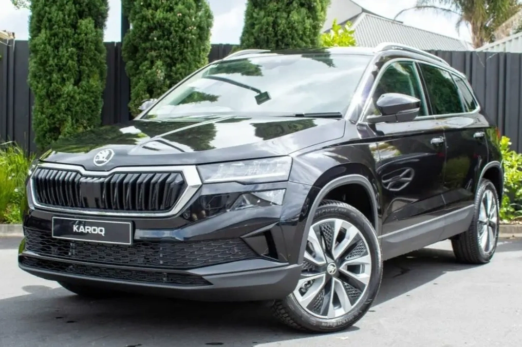 Skoda Karoq SUV 5 chỗ