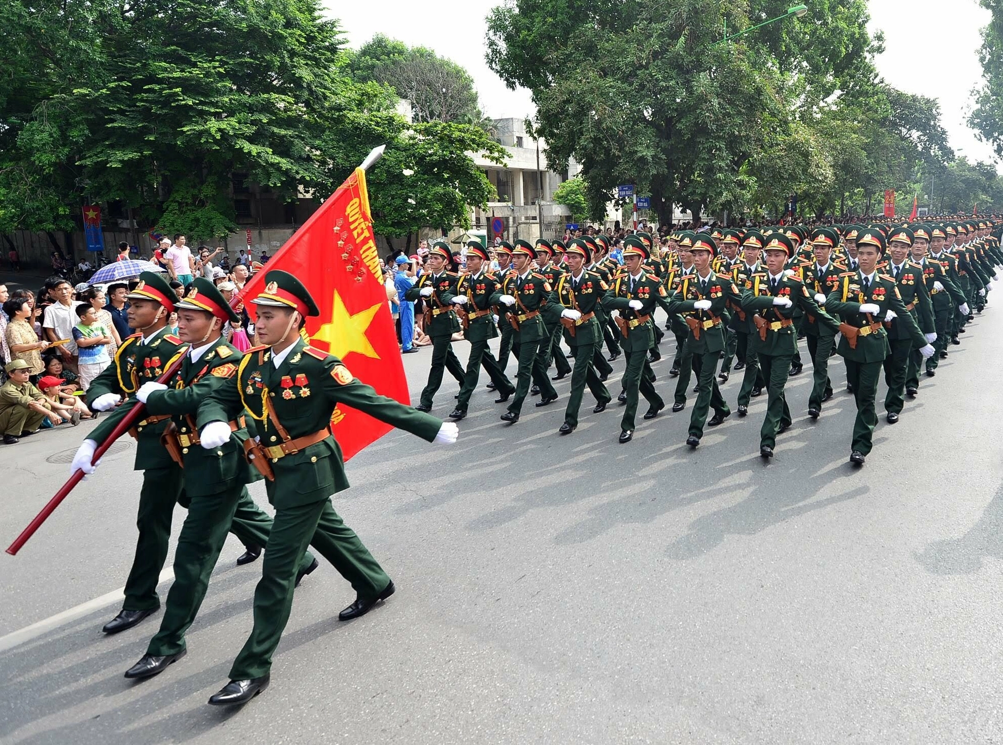 Thách thức và cơ hội quốc phòng
