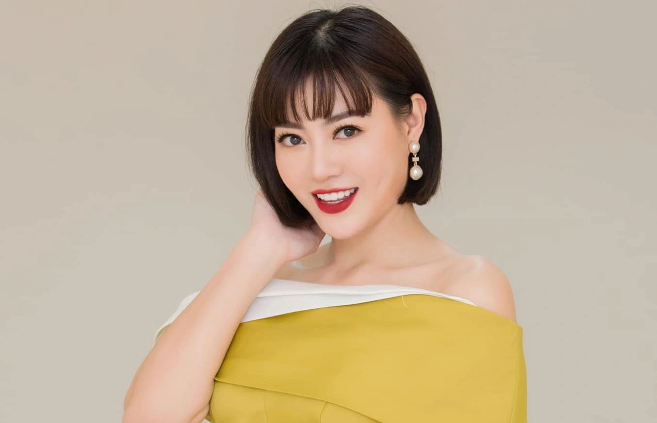 Thanh Hương khoe nhan sắc cuốn hút