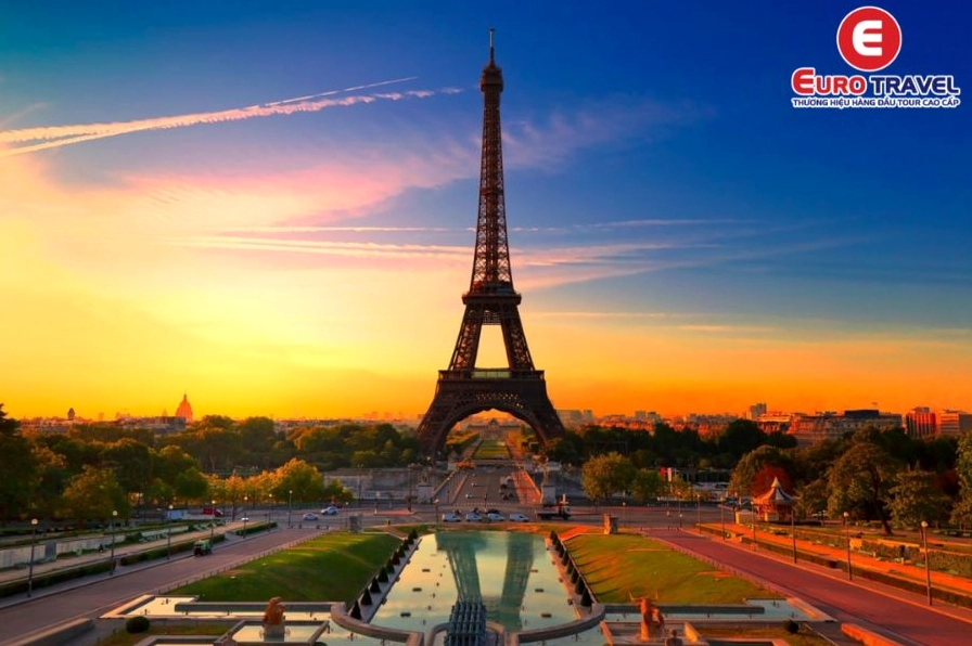 Tháp Eiffel biểu tượng nước Pháp