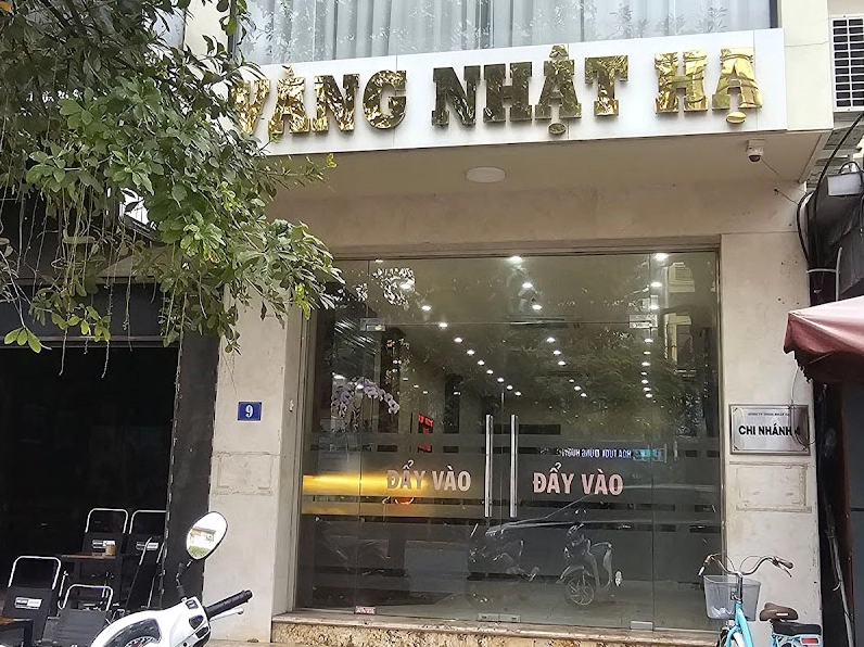 Tiệm vàng Nhật Hạ tại Ton Đức Thắng
