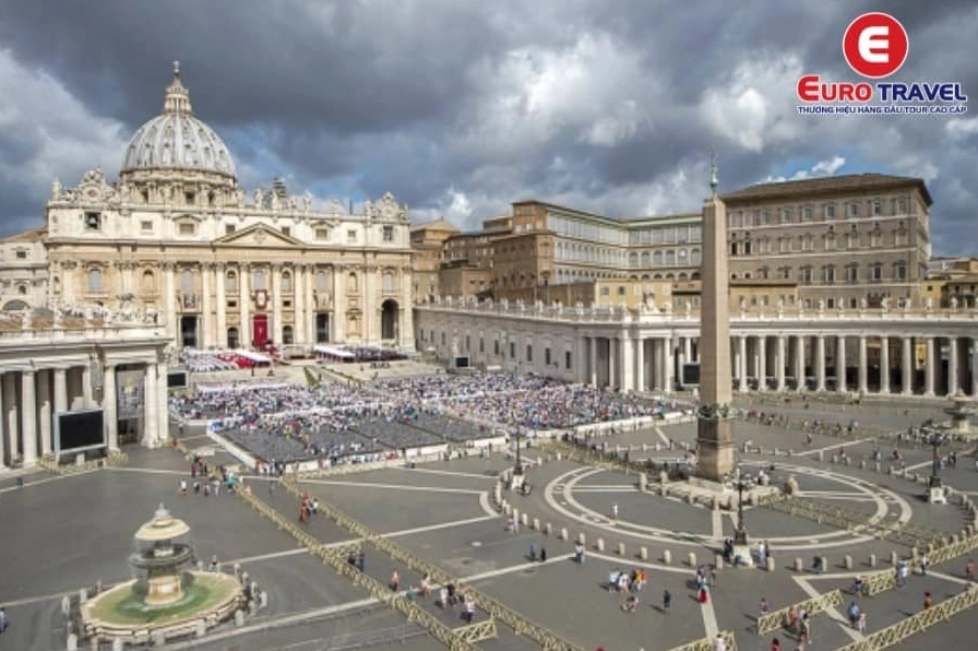 Tòa Thánh Vatican nằm giữa lòng thủ đô Rome của Ý