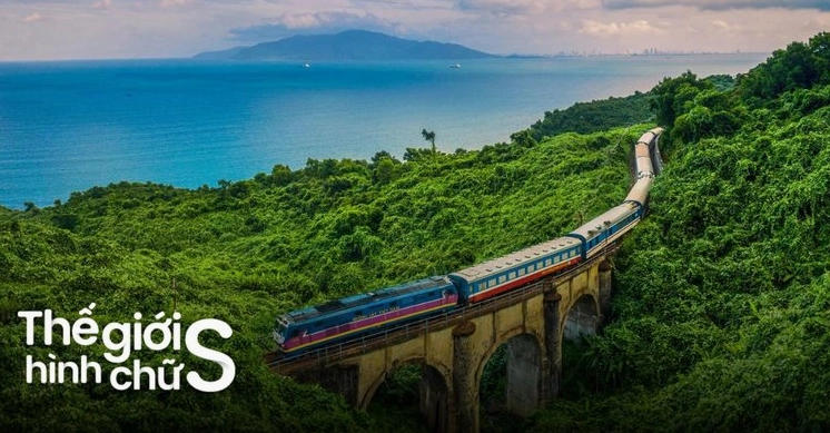 Toàn cảnh Đèo Hải Vân nhìn từ trên cao