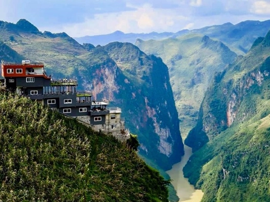Toàn cảnh đèo Mã Pí Lèng hùng vĩ