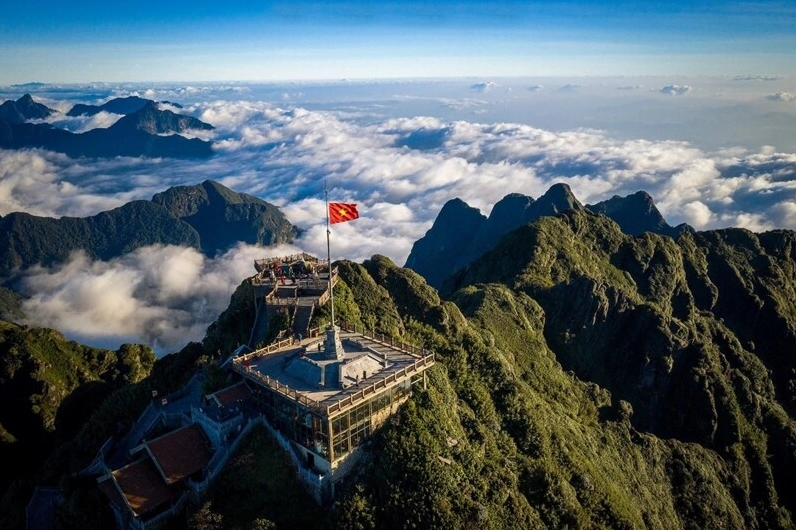 Toàn cảnh hùng vĩ của dãy Hoàng Liên Sơn
