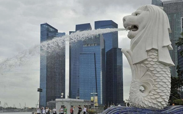 Toàn cảnh Merlion Park nhìn ra Vịnh Marina