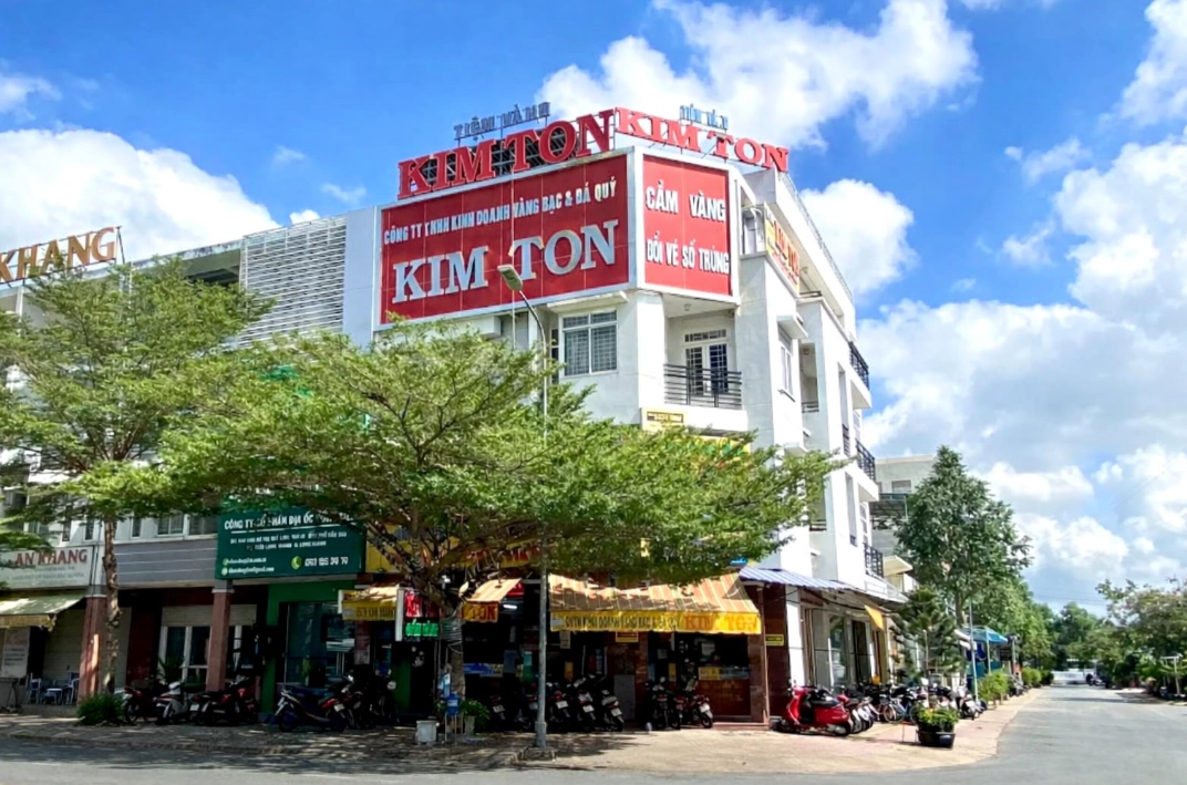 Trang sức vàng gắn kim cương cao cấp