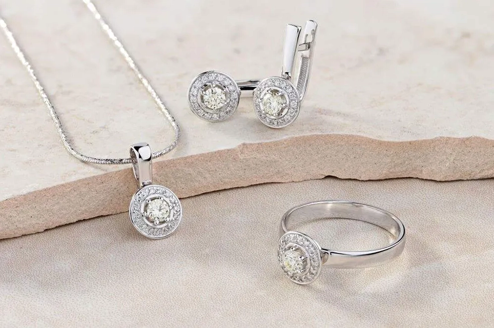 Trang sức vàng Ý lấp lánh, sang trọng