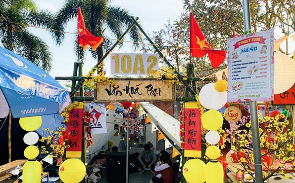 Trang trí cổng trại xuân sáng tạo