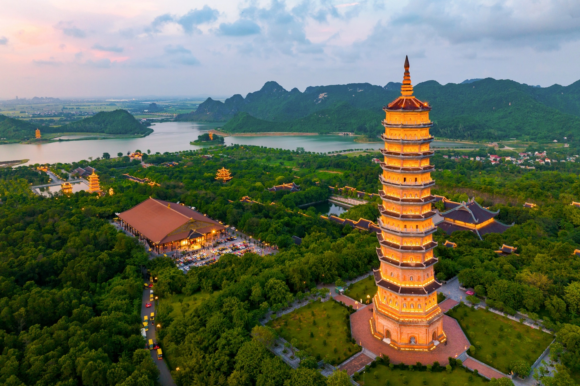 Tượng Phật Thích Ca trong Chùa Bái Đính