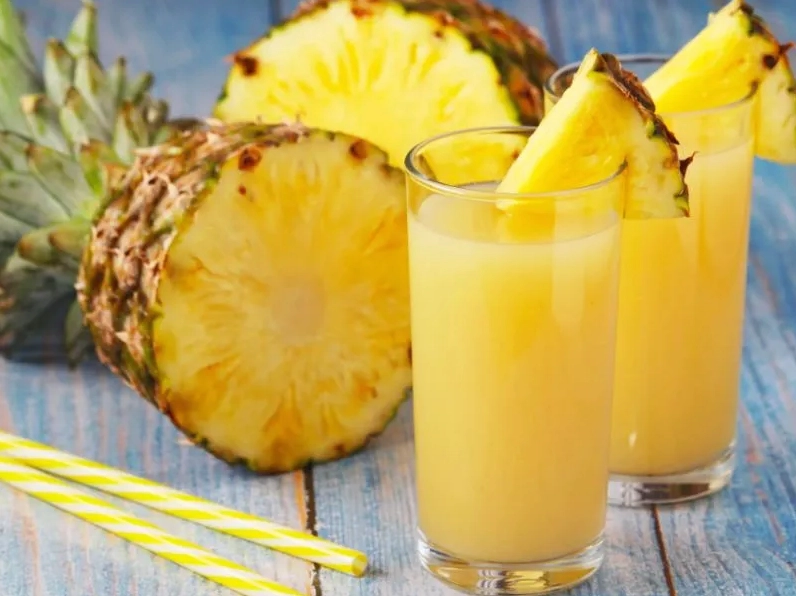 Uống nước dứa để giảm mỡ bụng