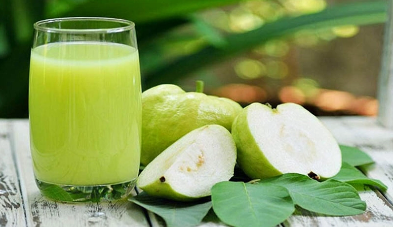 Uống nước ép ổi buổi sáng giúp tăng cường năng lượng