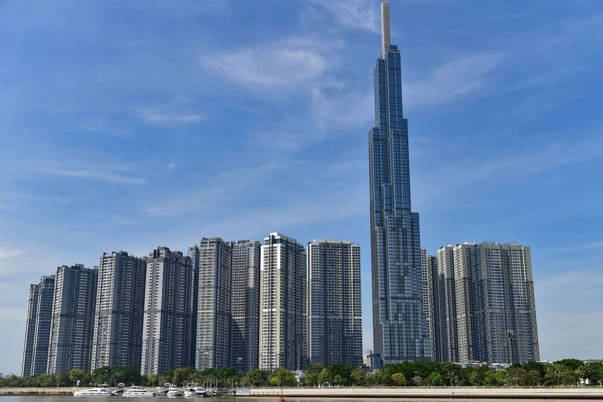 Vinhomes Central Park bên sông Sài Gòn