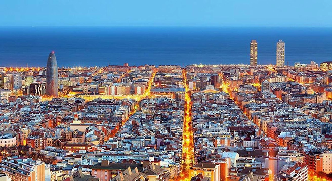 Bờ biển Barcelona nhìn từ trên cao