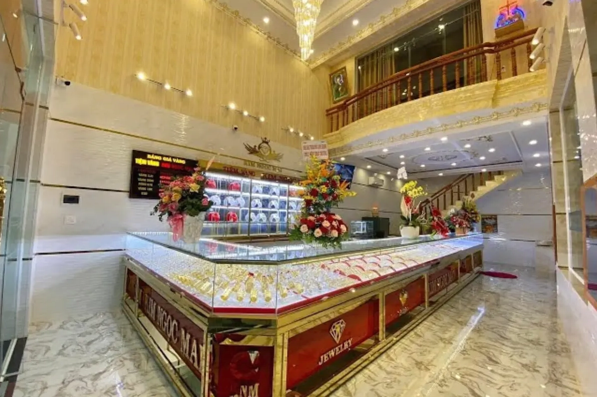 Các mẫu trang sức vàng tại tiệm vàng