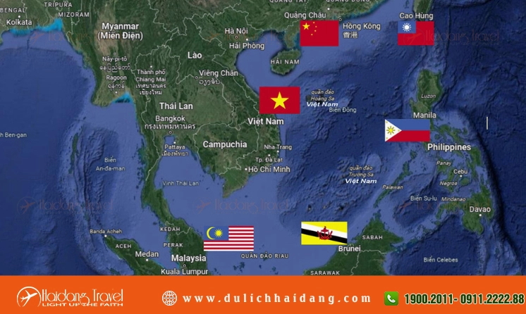 Cảnh biển xanh ngắt tại một hòn đảo Việt Nam