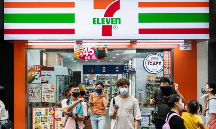 Cửa hàng 7-Eleven trưng bày sản phẩm