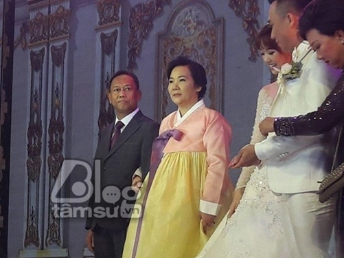 Hari Won và bố