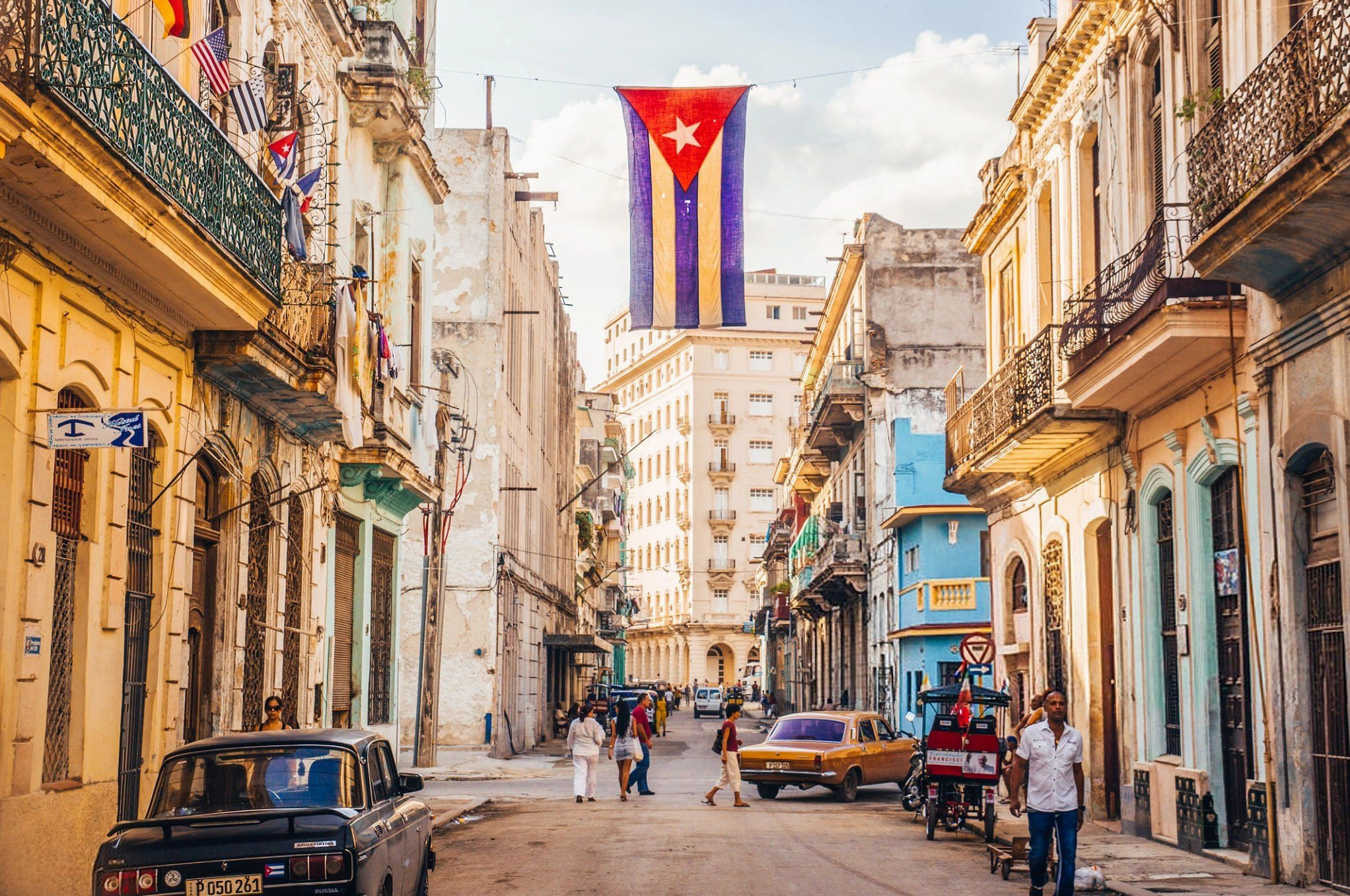 Hình ảnh người dân Cuba biểu diễn nghệ thuật