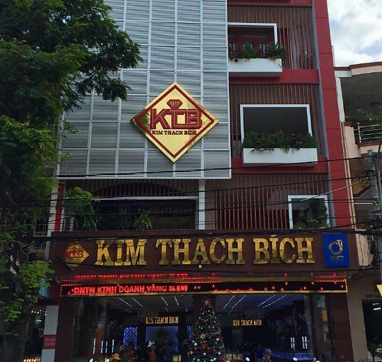 Kim Thạch Bích trong trang sức