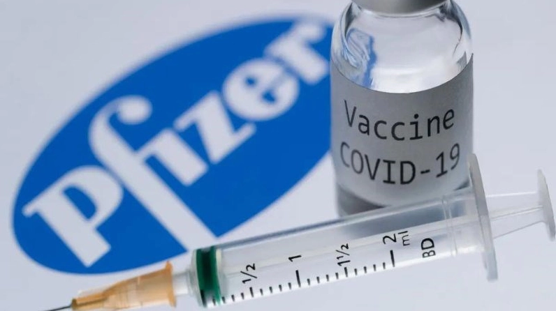 Nhân viên Pfizer làm việc
