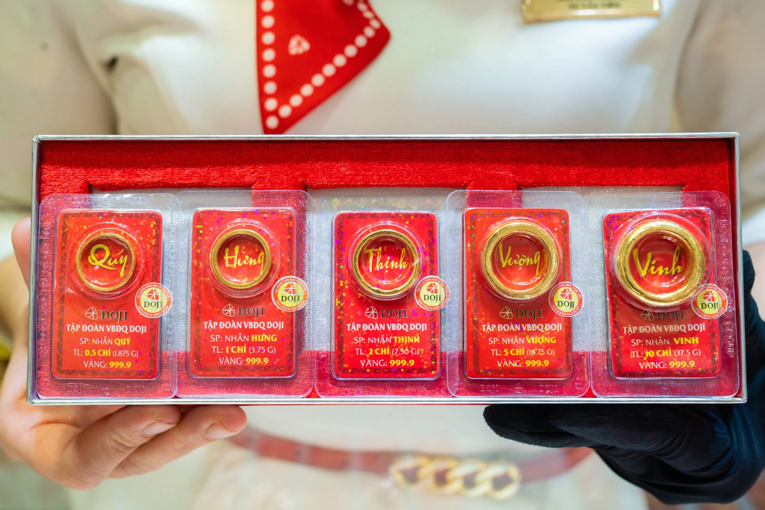 Quy trình kiểm định vàng miếng Doji