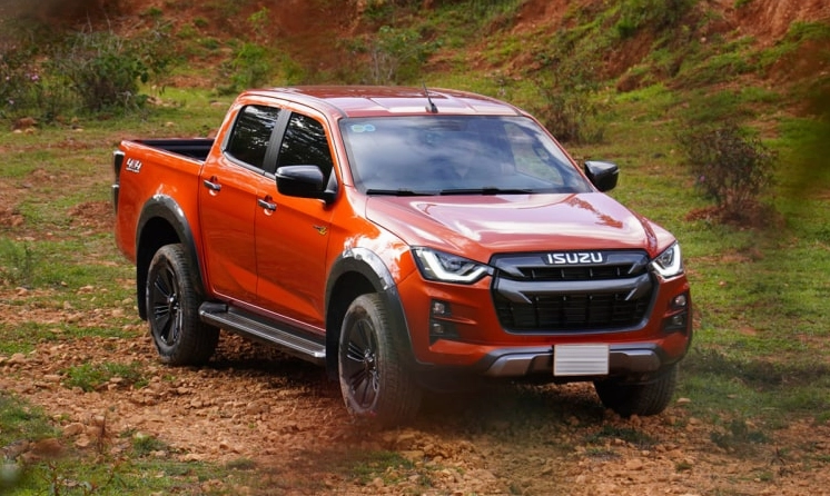 Xe tải Isuzu trong công trình