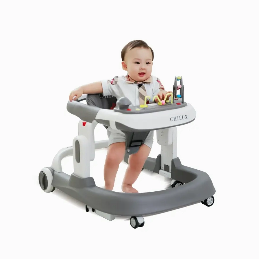 Bé thích thú với xe tập đi Chilux