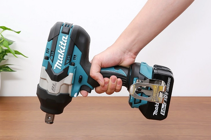 Các loại máy khoan Makita