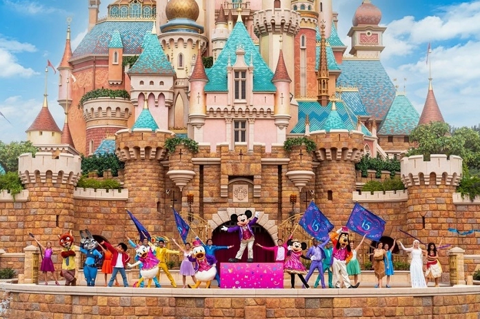 Cổng vào Disneyland Resort California