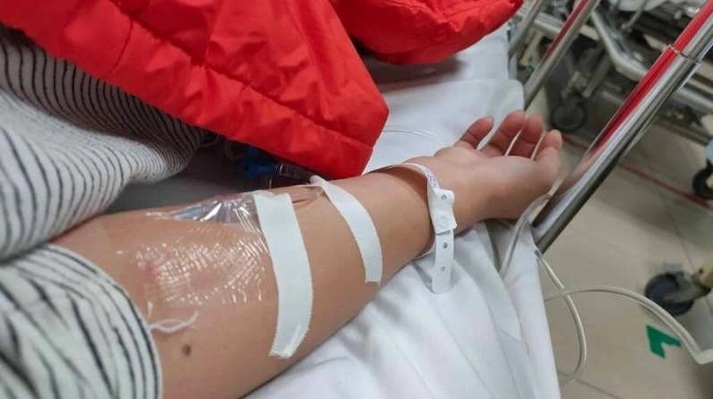 Dung dịch truyền nước biển và các loại chai truyền dịch