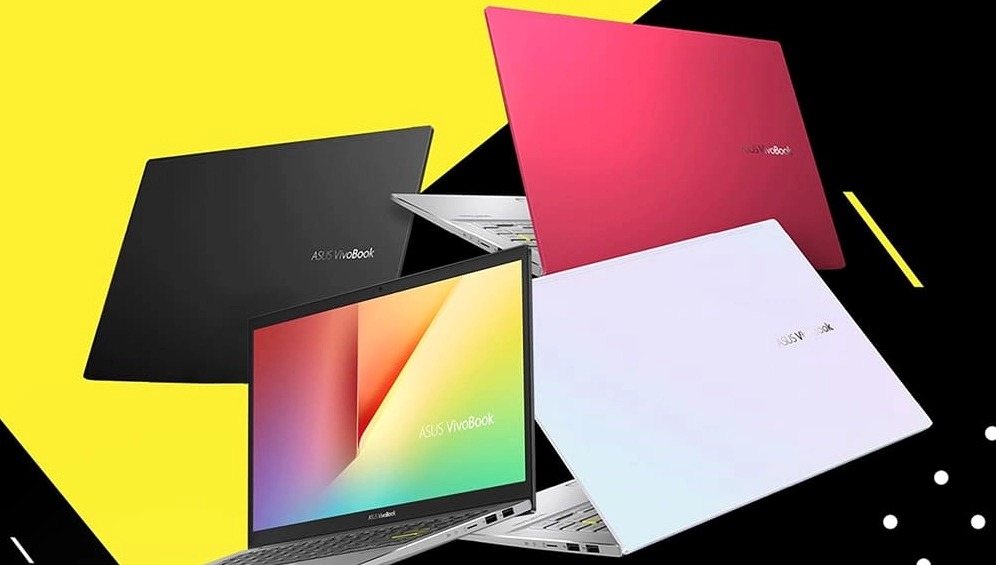Người dùng đang sử dụng laptop Asus