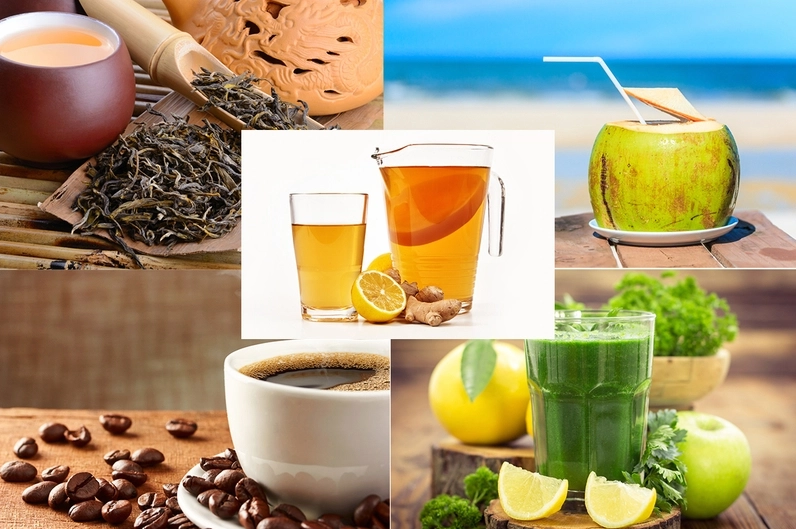 Người phụ nữ uống nước lọc để bổ sung nước cho cơ thể