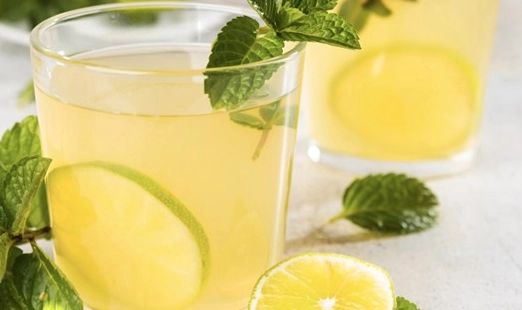Những lát chanh tươi mọng nước