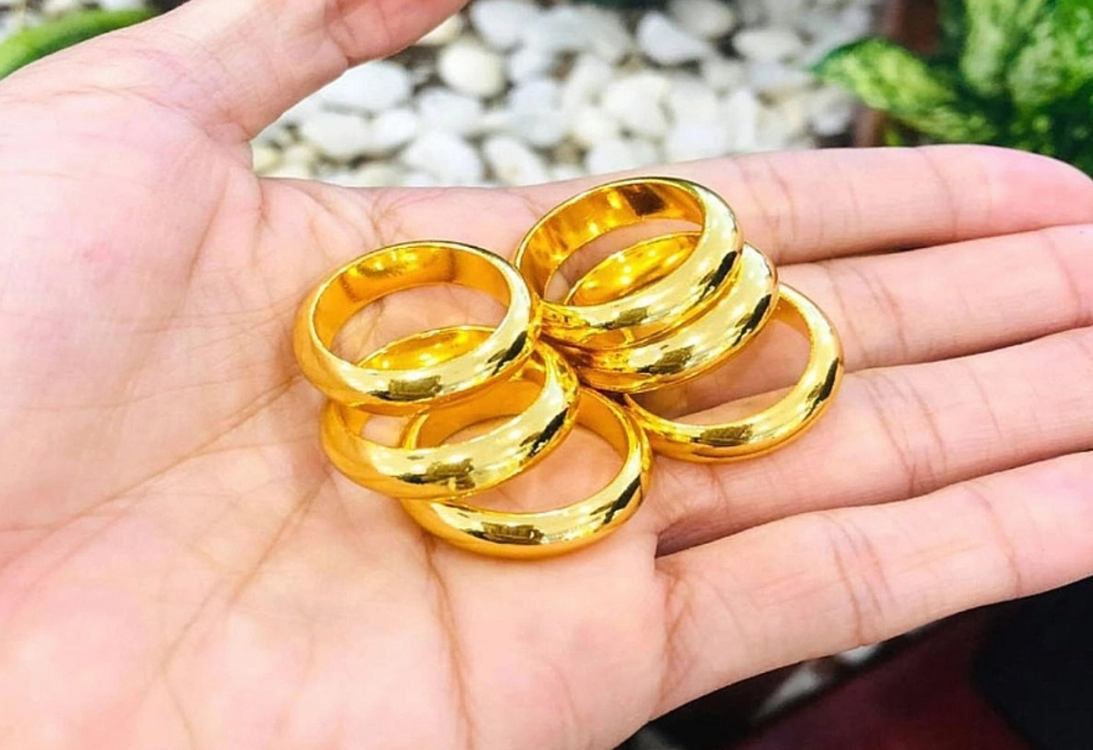 Đo trọng lượng vàng