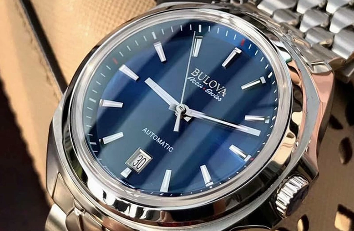 Đồng hồ Bulova nữ với thiết kế tinh tế