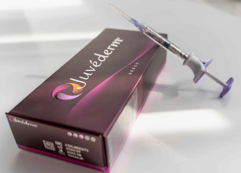 Tạo hình môi với filler Juvederm