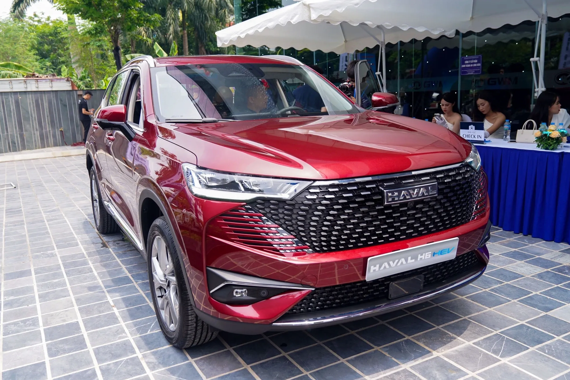 Xe Haval H6 trên đường phố